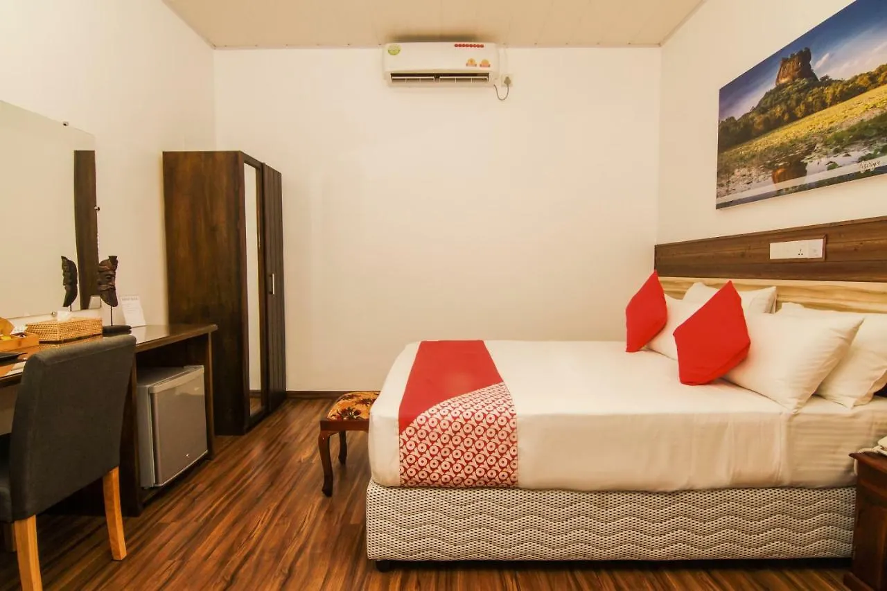Clove Transit Hotel Kotugoda